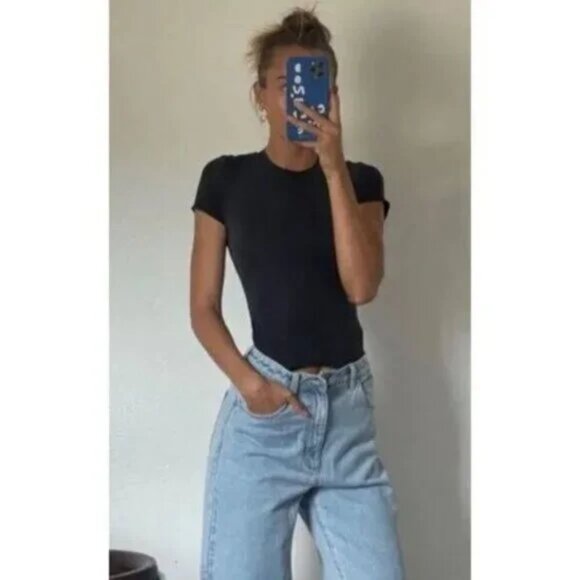 SKIMS Fits Everybody T-Shirt in Onyx Black Size XX-Small - Picture 9 of 11